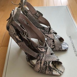 BCBGMAXAZRIA Leather Shoes — Snake Skin pattern